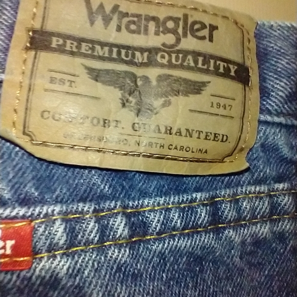 Wrangler Relaxed Fit Blue Wash Denim Jeans Men's sz 44x29. - Picture 6 of 6